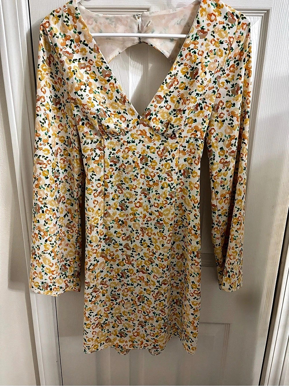 Glamorous Floral Open Back Mini Dress Tie Back Long Sleeve M